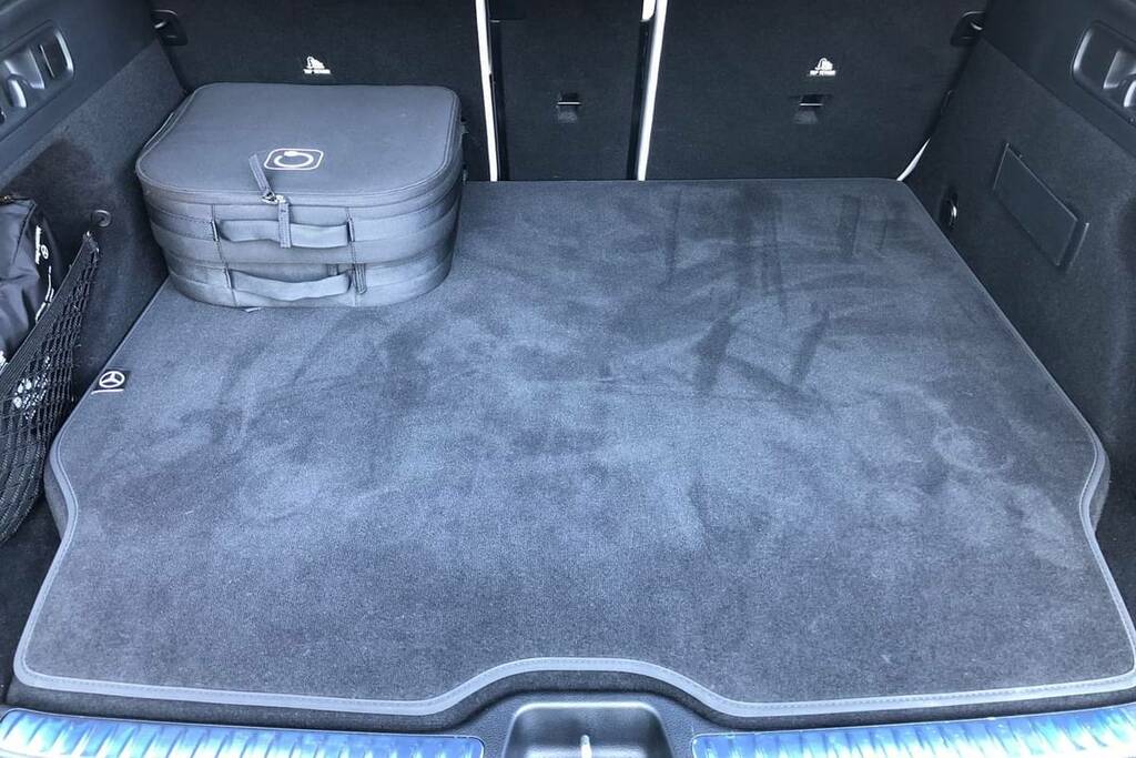 Mercedes-Benz GLC Class 300E 4Matic Amg Line 9G-tronic FX75MFZ Grey #2