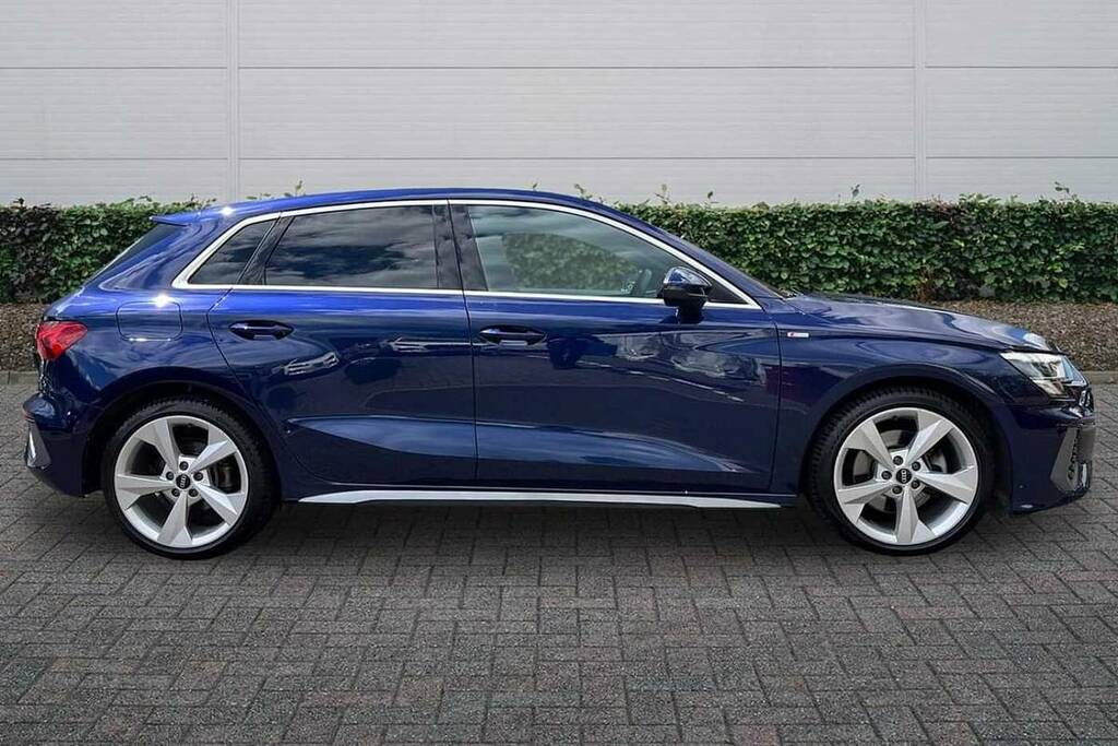 Audi A3 35 Tfsi S Line S Tronic YD71CYZ Blue #4