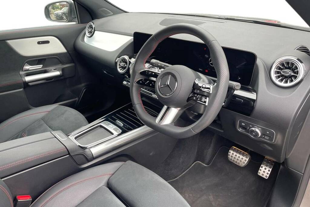 Mercedes-Benz GLA Class 200 Amg Line Executive BU75AZZ Grey #4