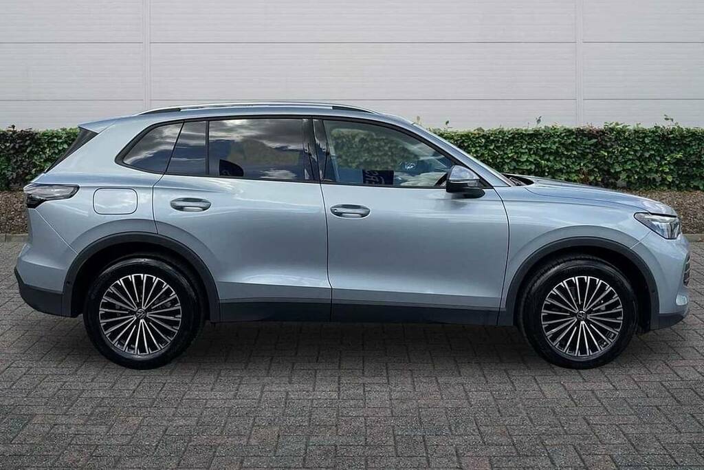 Volkswagen Tiguan 1.5 Etsi 150 Match Dsg VU26CWD Silver #4