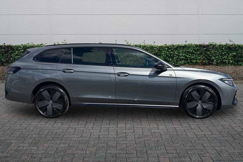 Volkswagen Passat 1.5 Tsi Ehybrid Black Edition Dsg Black #4