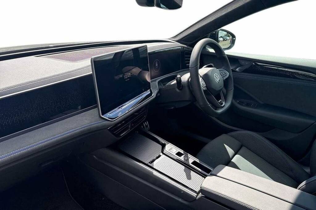 Volkswagen Passat 1.5 Tsi Ehybrid Black Edition Dsg Black #2