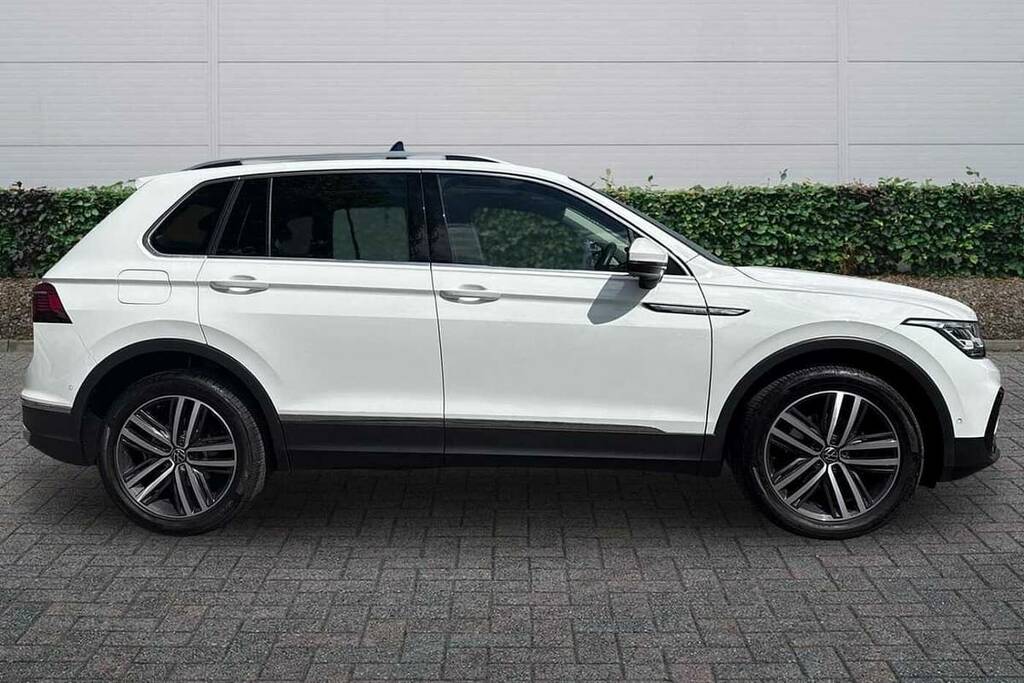 Volkswagen Tiguan 1.5 Tsi 150 Elegance Dsg VA73PHX White #4