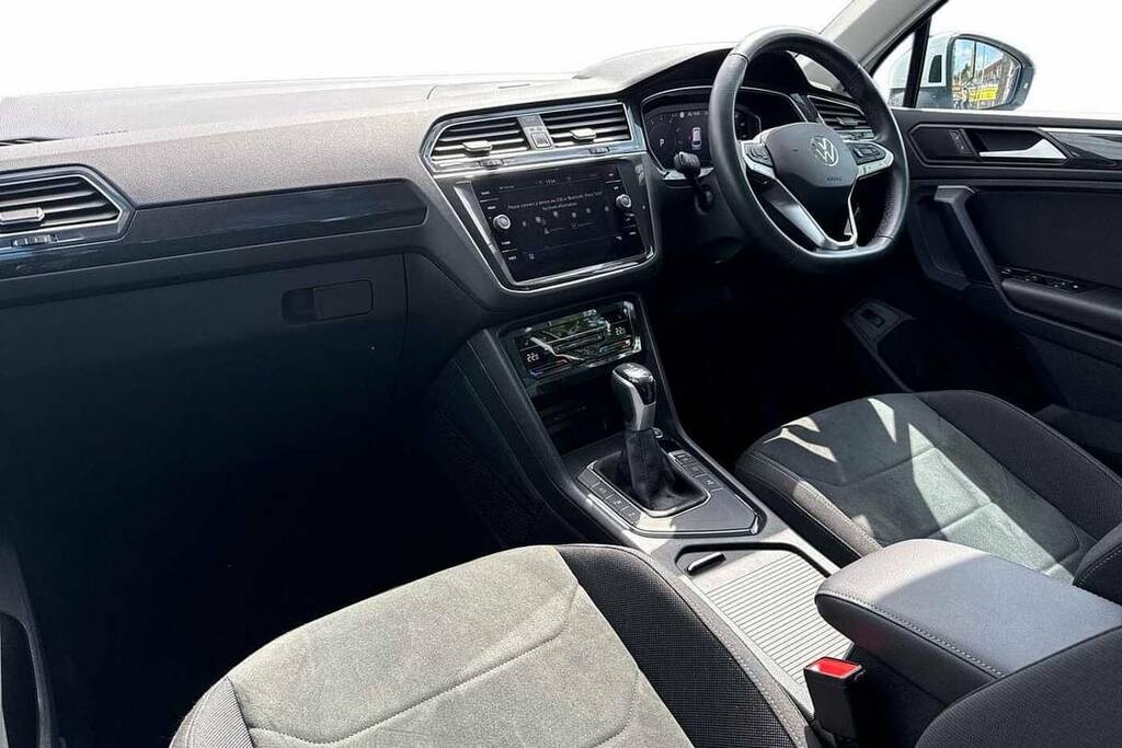 Volkswagen Tiguan 1.5 Tsi 150 Elegance Dsg VA73PHX White #2