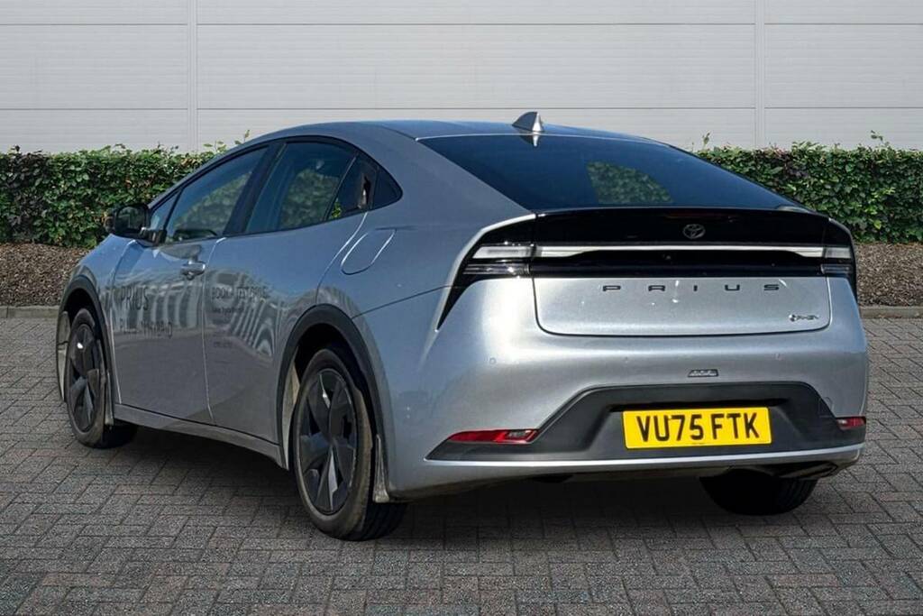 Toyota Prius 2.0 Phev Design Cvt VU75FTK Silver #2