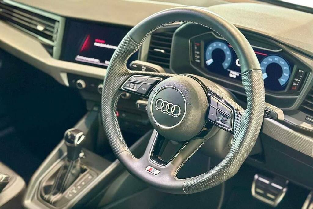 Audi A1 35 Tfsi S Line S Tronic Black #6