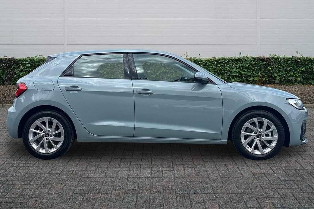 Audi A1 30 Tfsi Sport VO26ETU Grey #4