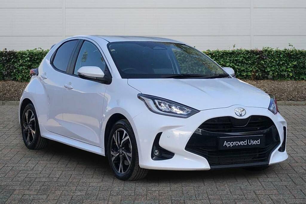Toyota Yaris 1.5 Hybrid Design Cvt Safety Pack White