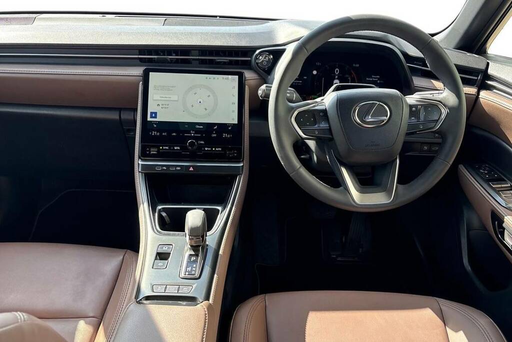 Lexus LBX 1.5 Premium Plus E-cvt FY25SZC White #6
