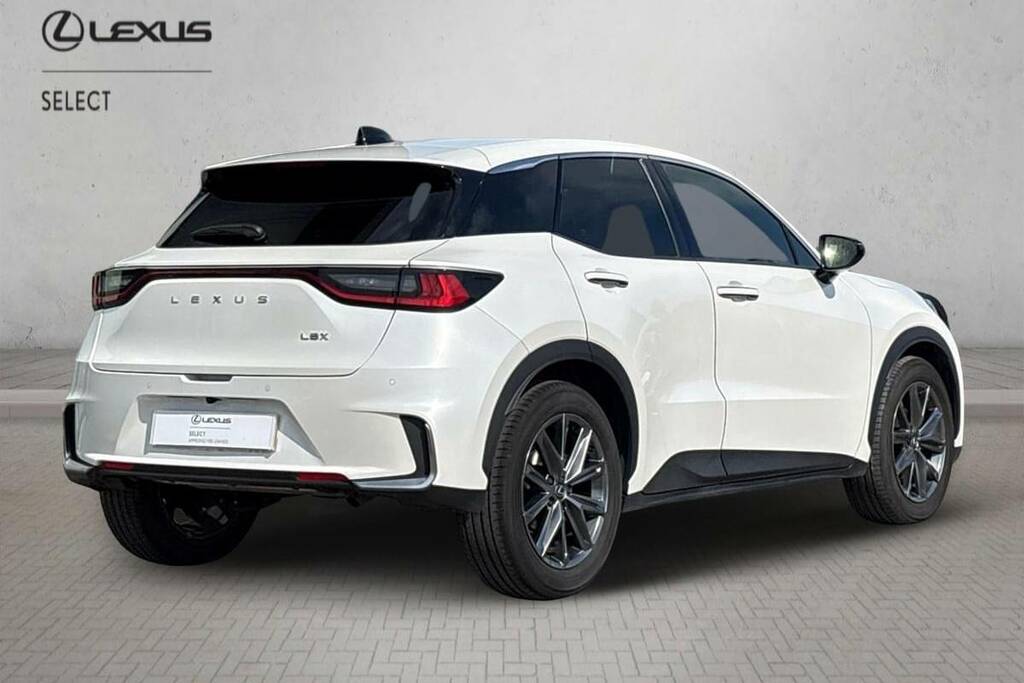 Lexus LBX 1.5 Premium Plus E-cvt FY25SZC White #2