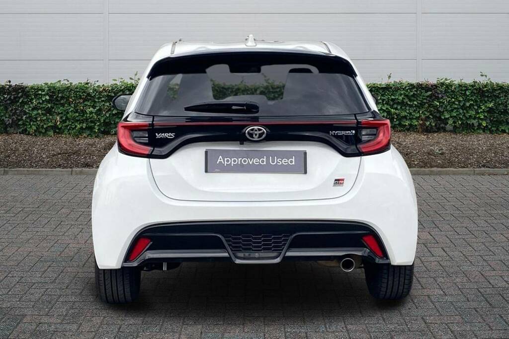 Toyota Yaris 1.5 Hybrid Gr Sport Cvt BP73JMV White #4