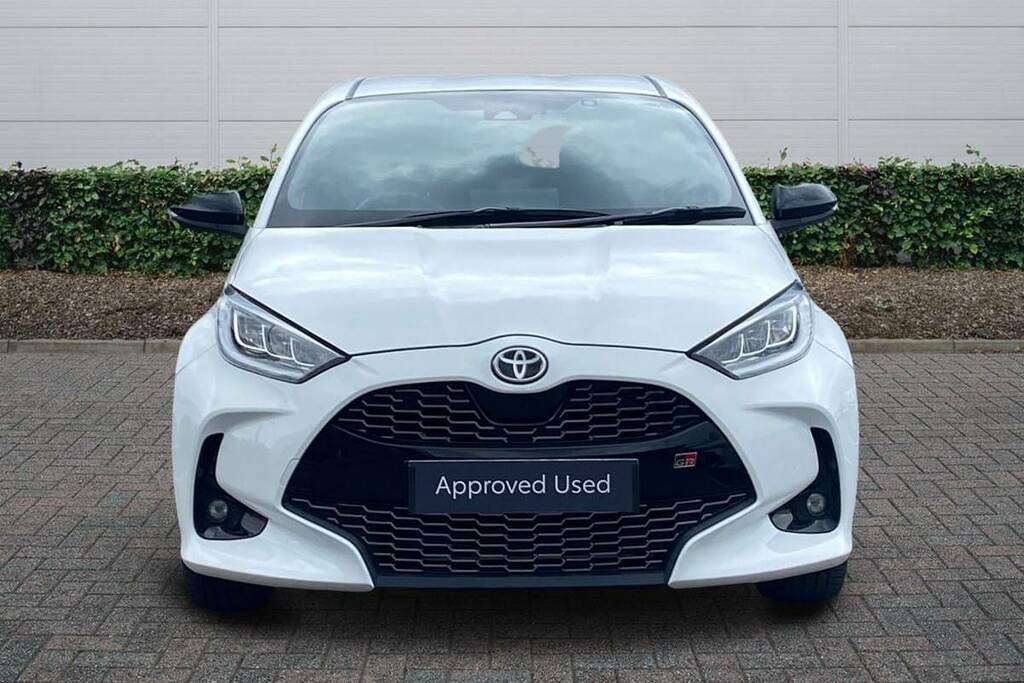 Toyota Yaris 1.5 Hybrid Gr Sport Cvt BP73JMV White #3