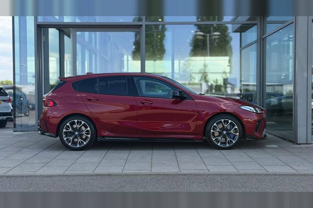 BMW 1 Series M135 Xdrive Step BX75OAC Red #2