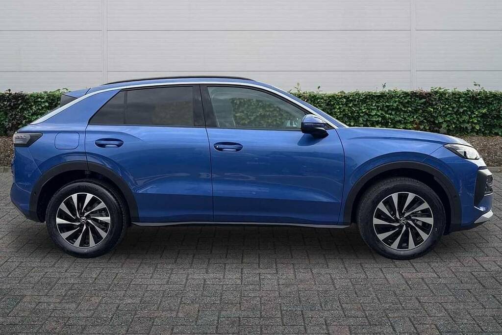 Volkswagen T-Roc 1.5 Etsi 150 Life Dsg BV26WDO Blue #4