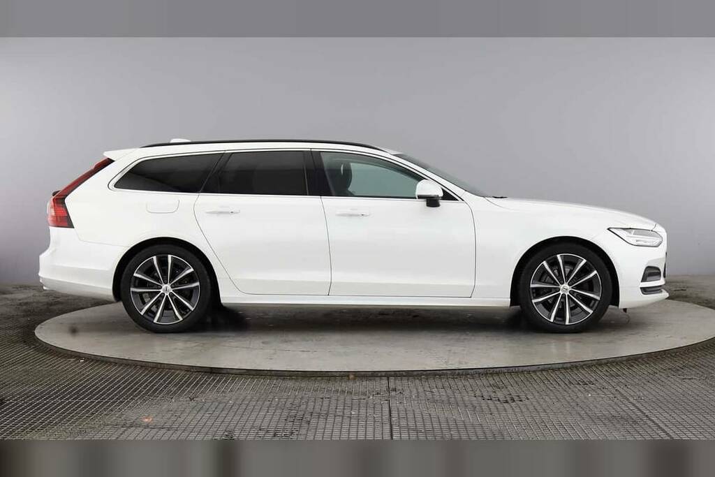 Volvo V90 2.0 B4p Momentum White #3