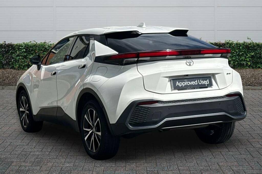 Toyota C-Hr 1.8 Hybrid Design Cvt FG25EXH White #2
