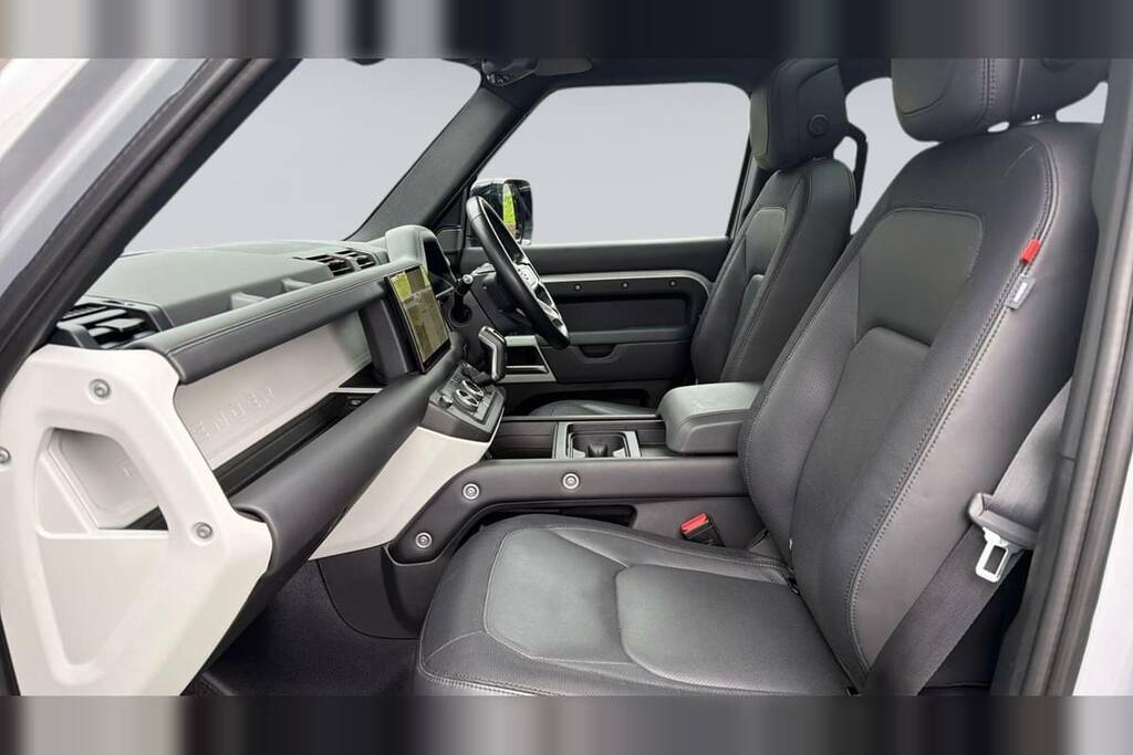 Land Rover Defender 110 3.0 D300 X-dynamic Hse 110 VO23LKG Silver #3