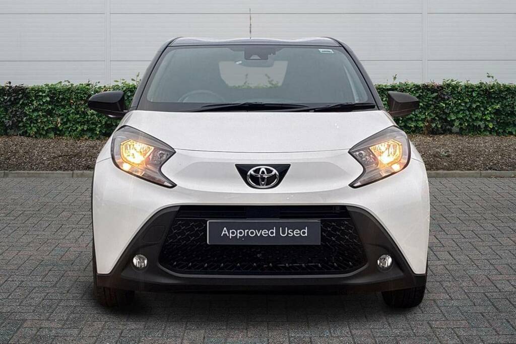 Toyota Aygo X 1.0 Vvt-i Edge BJ75UHG White #3