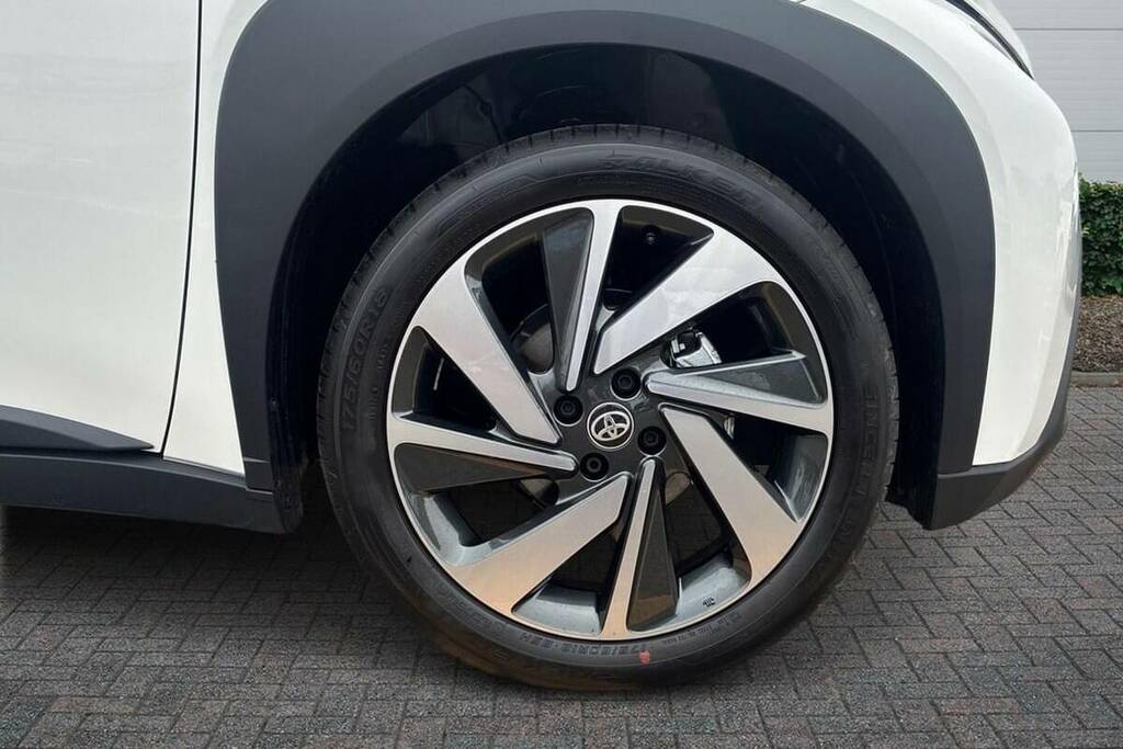 Toyota Aygo X 1.0 Vvt-i Edge BJ75UHG White #6