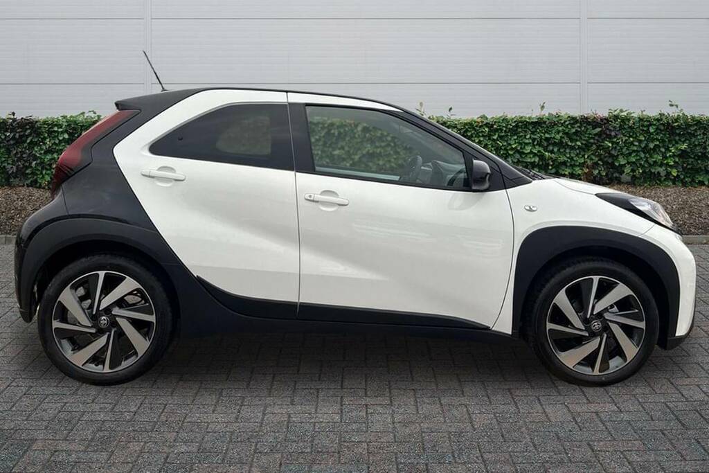 Toyota Aygo X 1.0 Vvt-i Edge BJ75UHG White #5