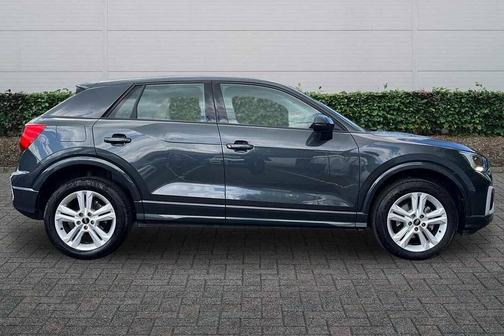 Audi Q2 30 Tfsi Sport Grey #4