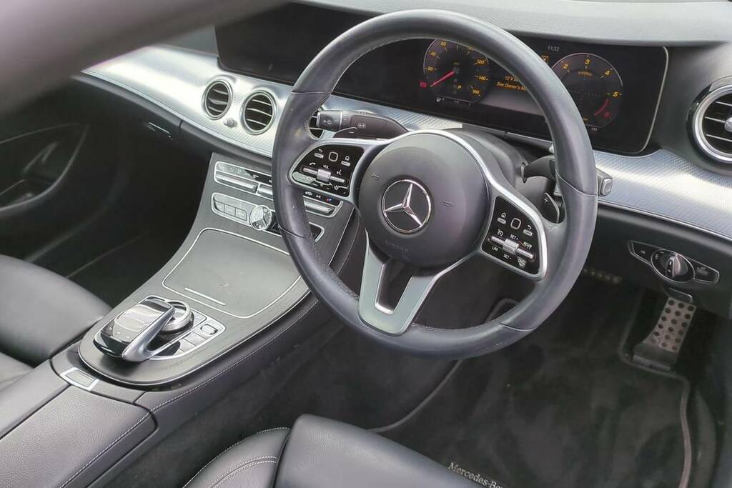 Mercedes-Benz E Class E220d Se 9G-tronic FV19VWJ Black #4