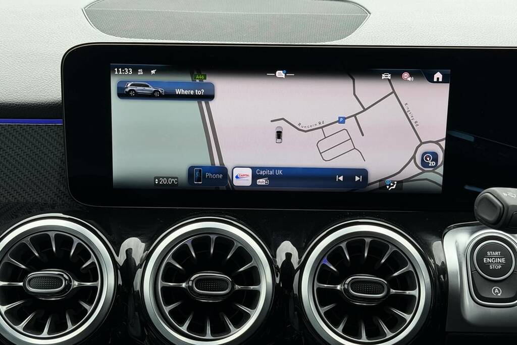Mercedes-Benz GLB Class 200 Amg Line Executive 7G-tronic KT25USV Black #3