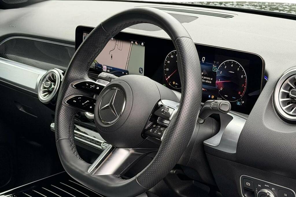 Mercedes-Benz GLB Class 200 Amg Line Executive 7G-tronic KT25USV Black #4