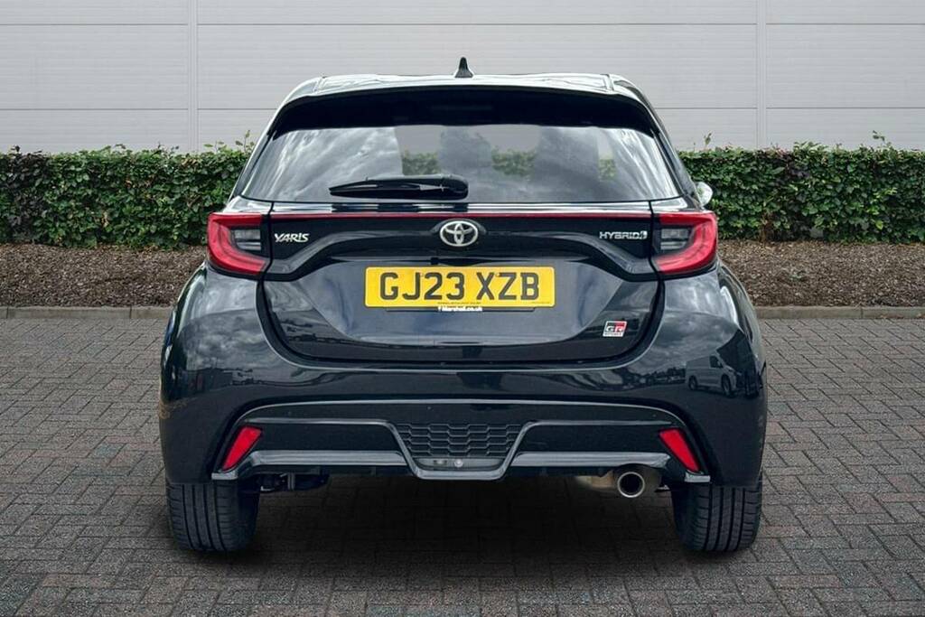 Toyota Yaris 1.5 Hybrid Gr Sport Cvt GJ23XZB Black #4