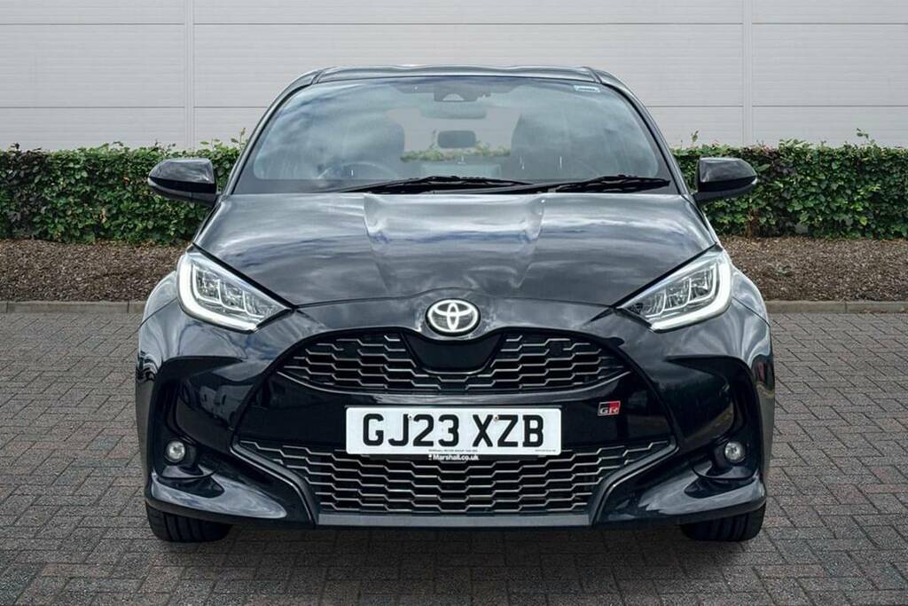 Toyota Yaris 1.5 Hybrid Gr Sport Cvt GJ23XZB Black #3