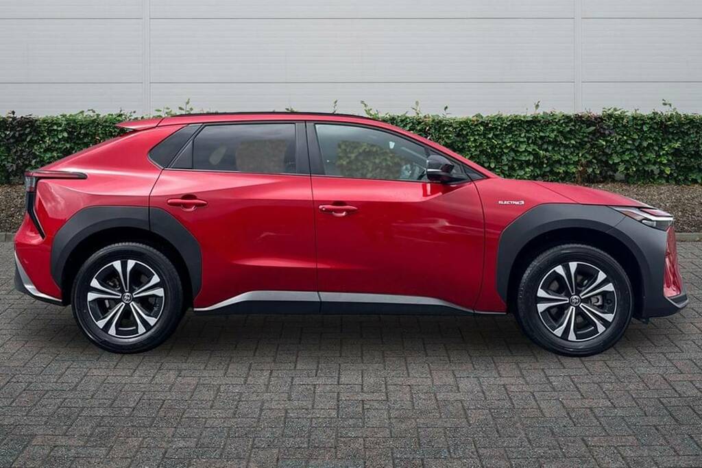 Toyota bZ4X 150Kw Motion 71.4Kwh 11Kw Red #5