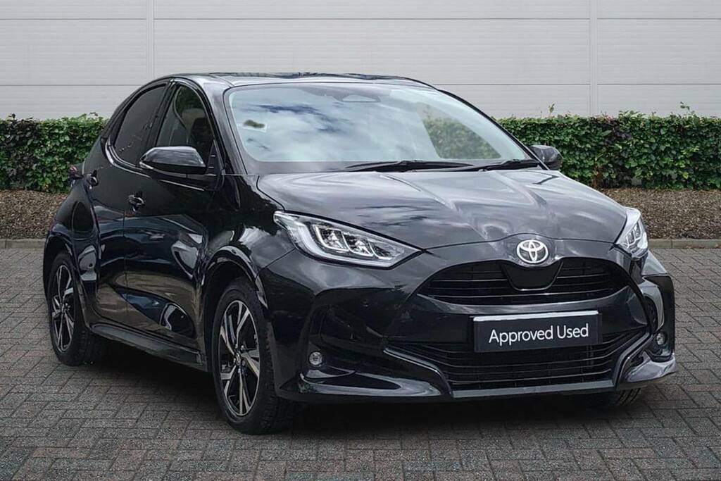 Toyota Yaris 1.5 Hybrid Design Cvt Black
