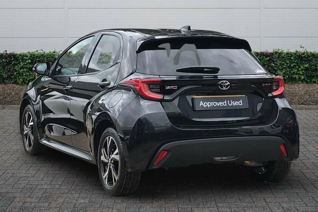 Toyota Yaris 1.5 Hybrid Design Cvt FG25ETX Black #2