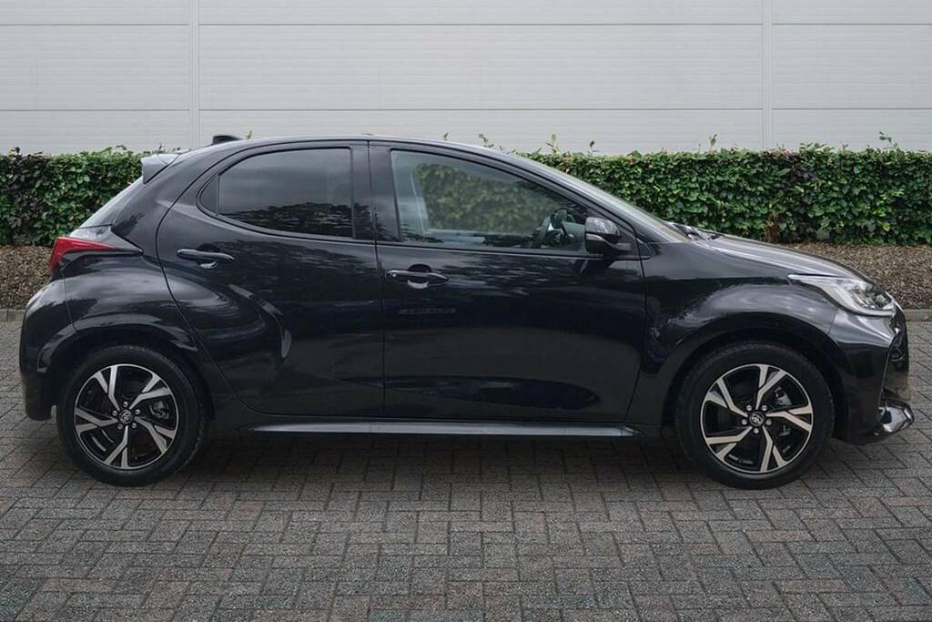 Toyota Yaris 1.5 Hybrid Design Cvt FG25ETX Black #5