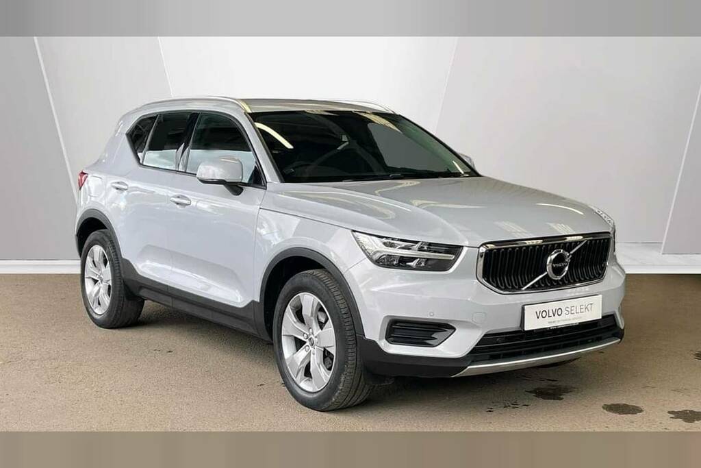 Volvo XC40 1.5 T3 163 Momentum Geartronic Silver