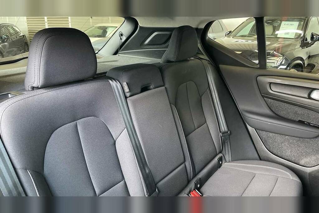 Volvo XC40 1.5 T3 163 Momentum Geartronic DE22RYJ Silver #6