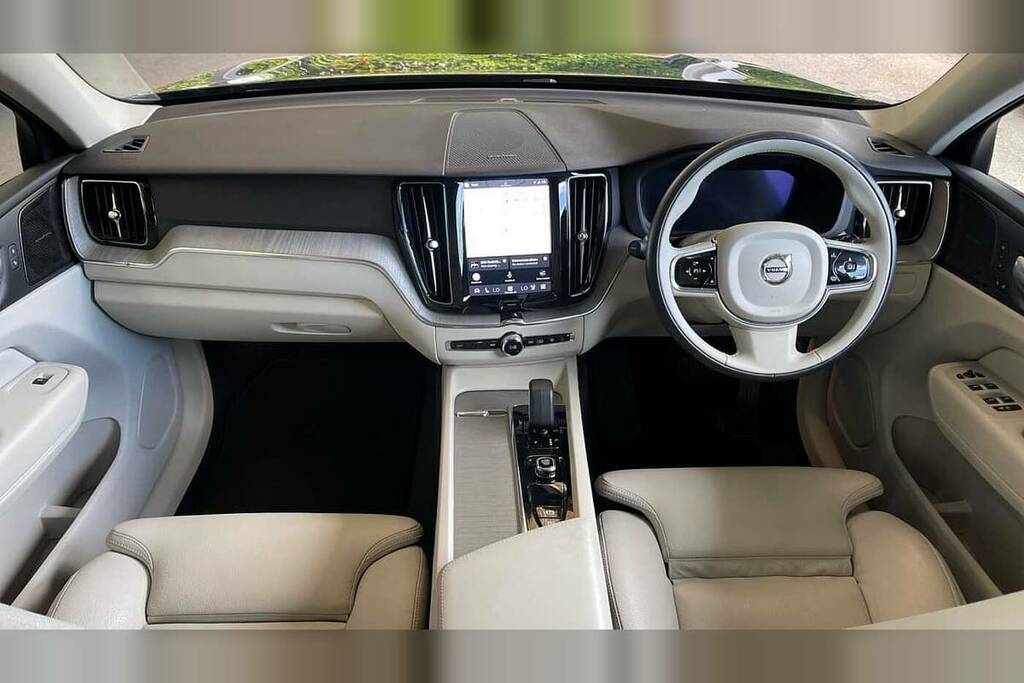 Volvo XC60 2.0 B5p Plus Dark Awd Geartronic CF23KNY Blue #5