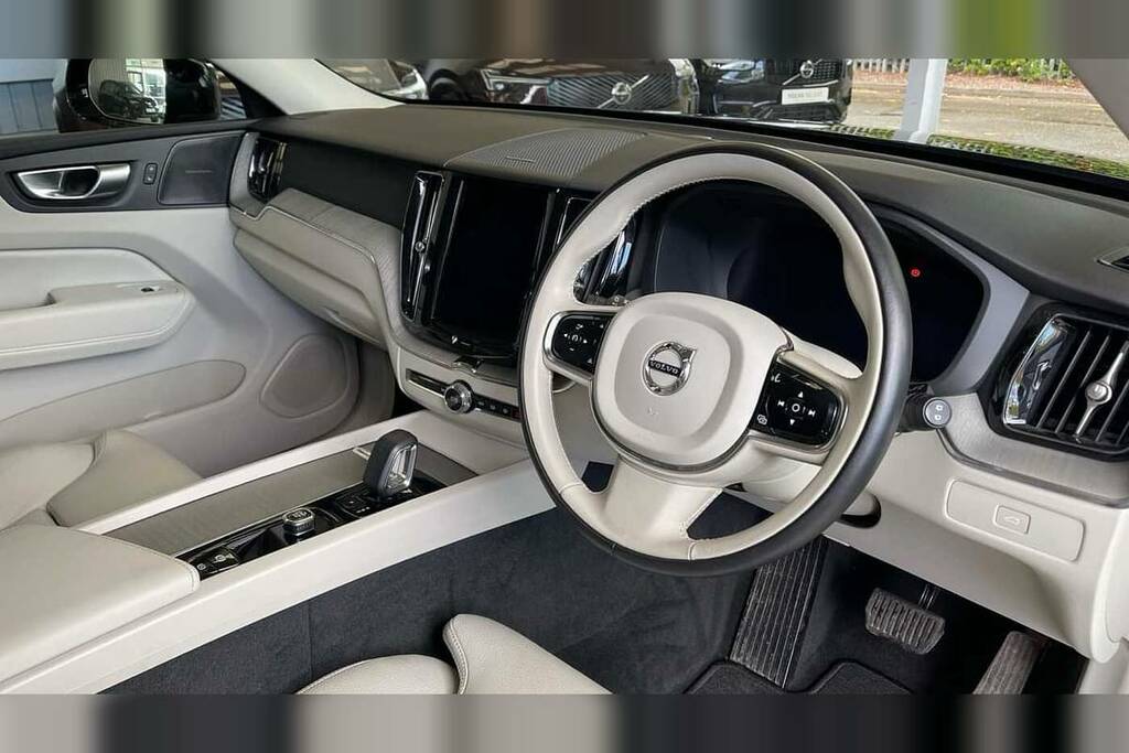Volvo XC60 2.0 B5p Plus Dark Awd Geartronic CF23KNY Blue #4