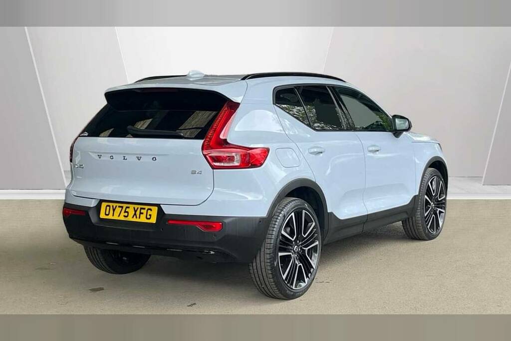 Volvo XC40 2.0 B4p Ultra Dark OY75XFG Blue #2