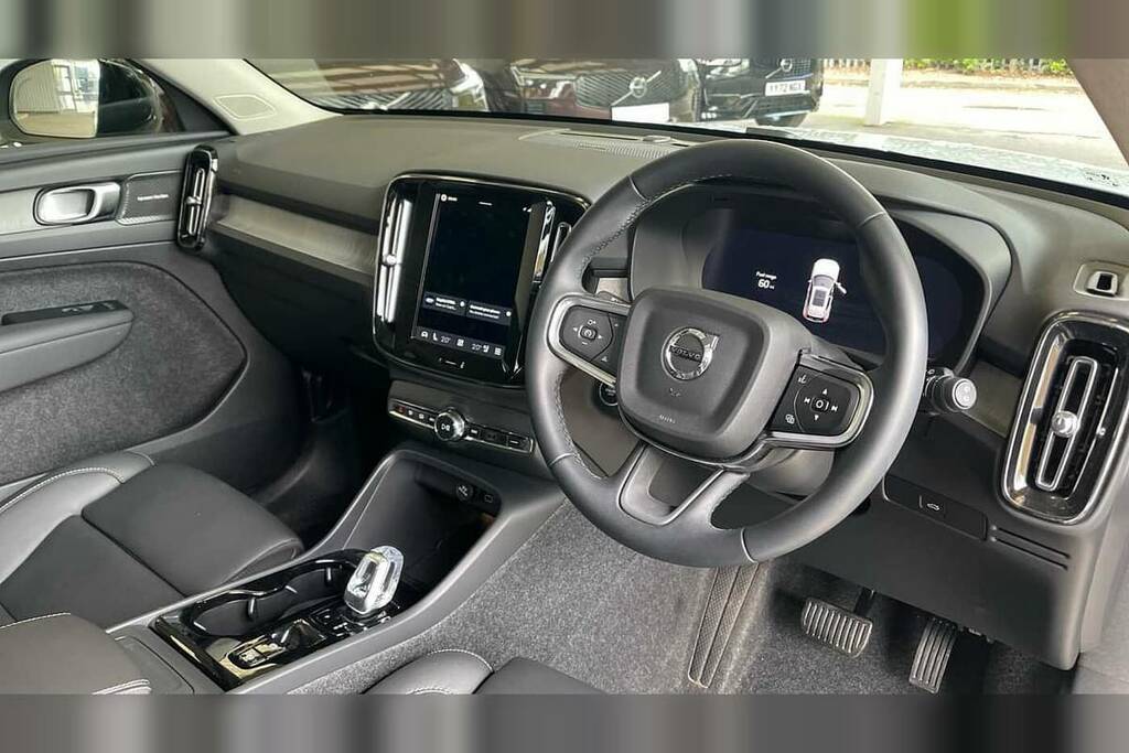 Volvo XC40 2.0 B4p Ultra Dark OY75XFG Blue #4