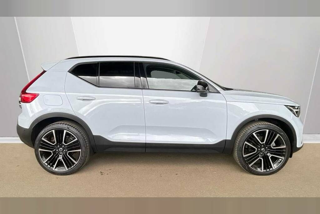 Volvo XC40 2.0 B4p Ultra Dark OY75XFG Blue #3