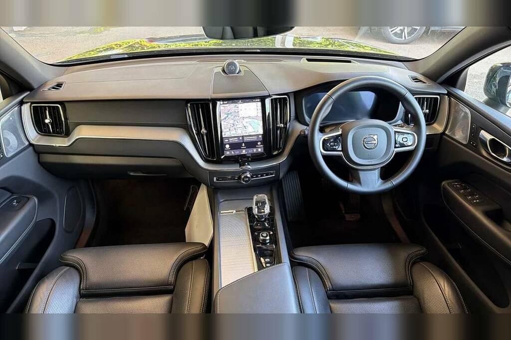 Volvo XC60 2.0 B5p Ultra Black Edition Awd Geartronic RO25LFP Black #4