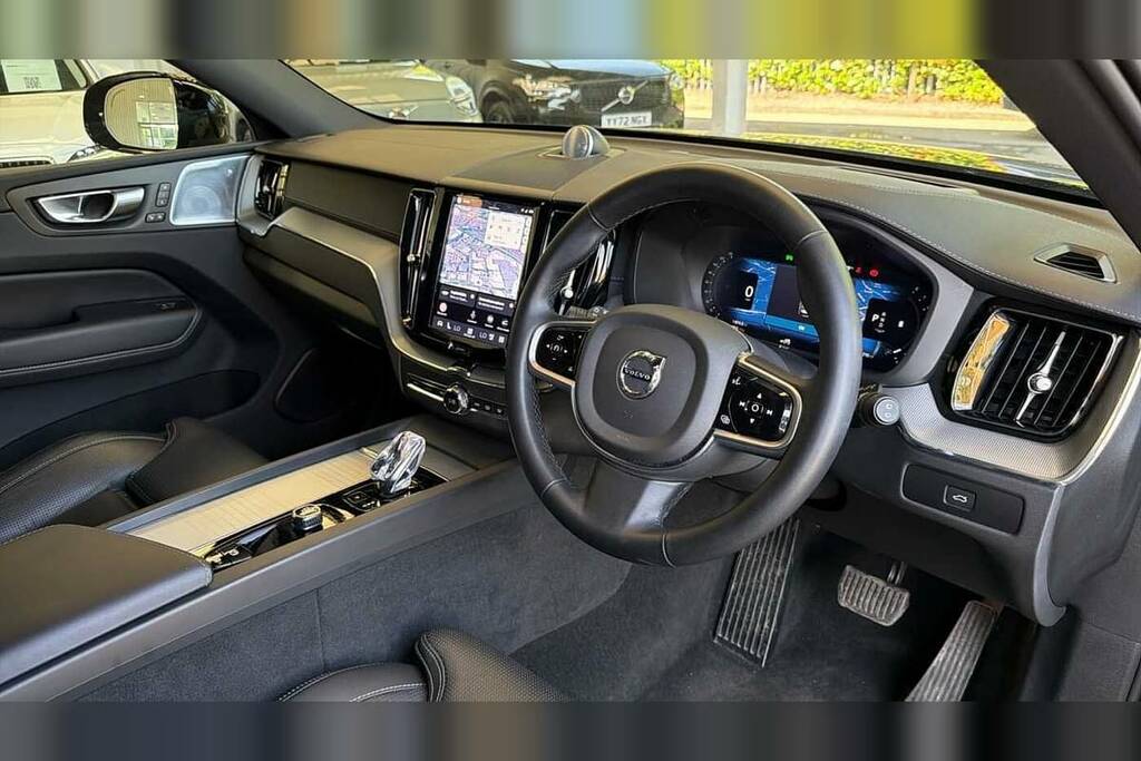 Volvo XC60 2.0 B5p Ultra Black Edition Awd Geartronic RO25LFP Black #3