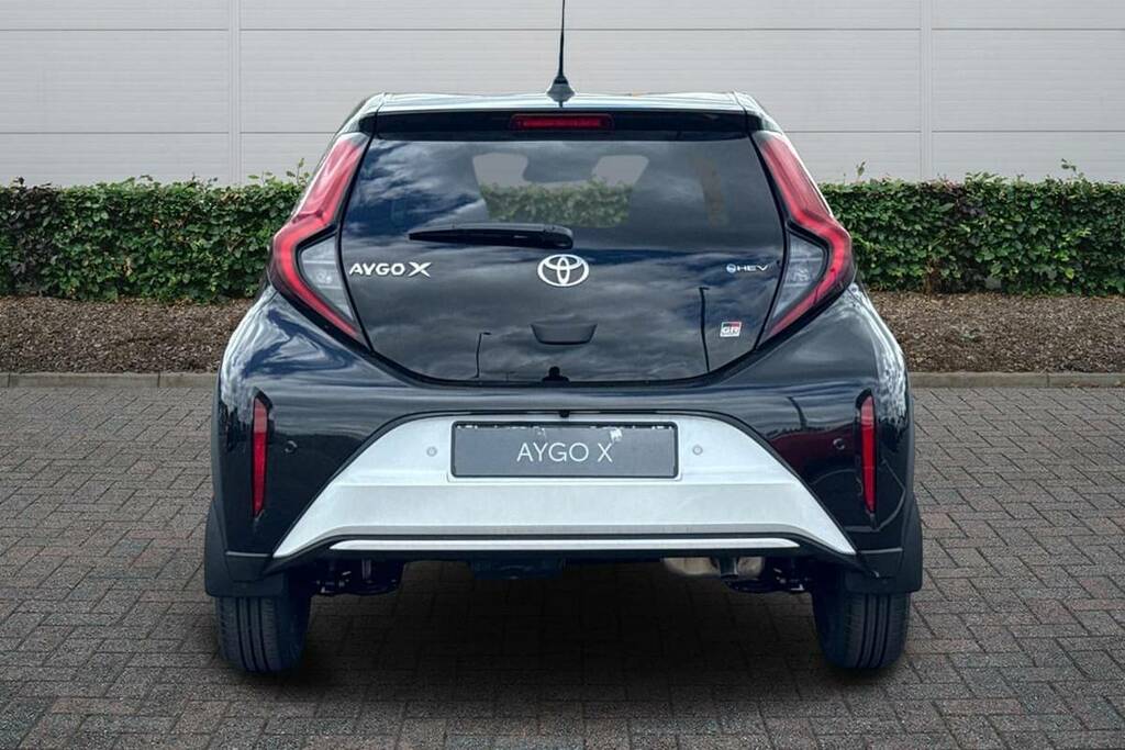 Toyota Aygo X 1.5 Hybrid Gr Sport Cvt White #4
