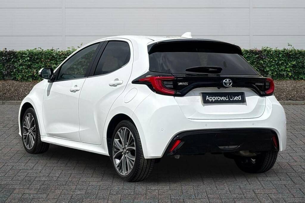 Toyota Yaris 1.5 Hybrid Excel Cvt VK73YMG White #5