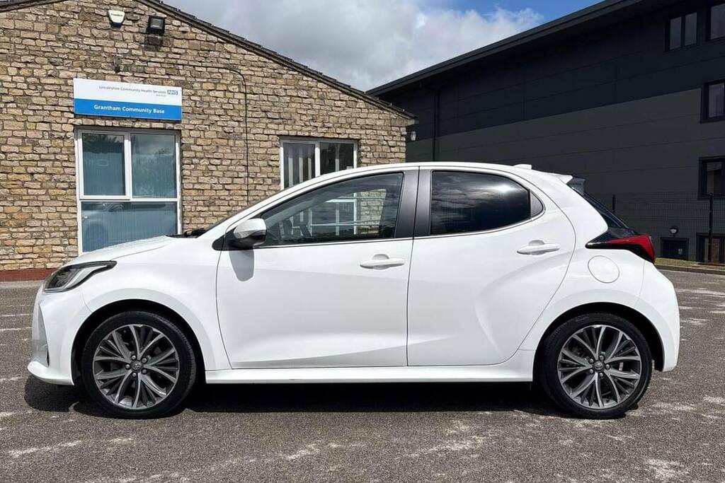 Toyota Yaris 1.5 Hybrid Excel Cvt VK73YMG White #4