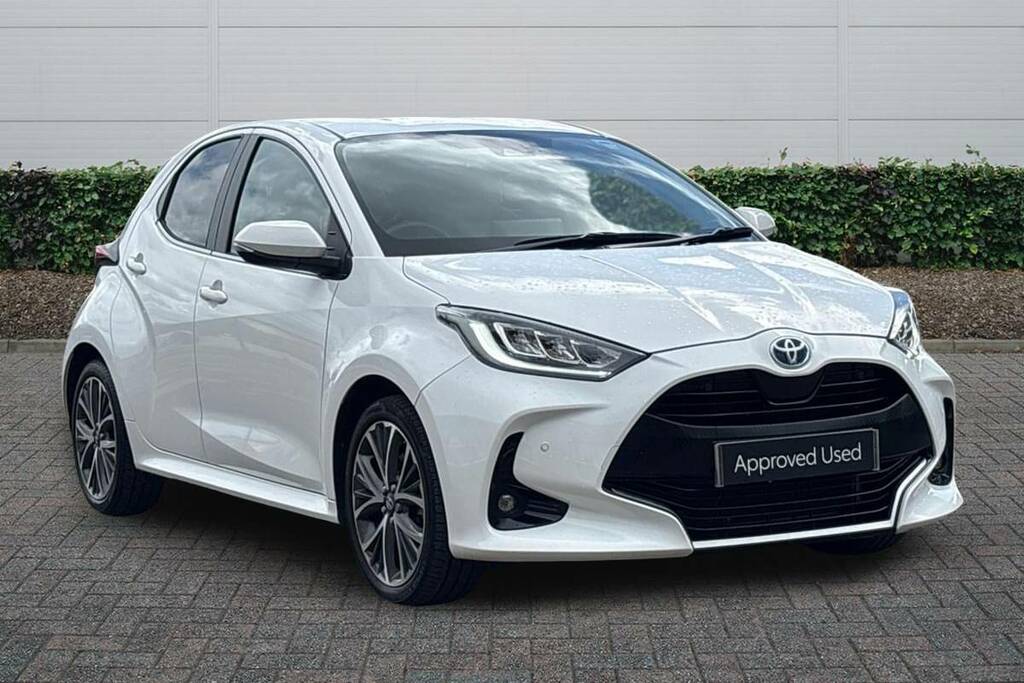 Toyota Yaris 1.5 Hybrid Excel Cvt White