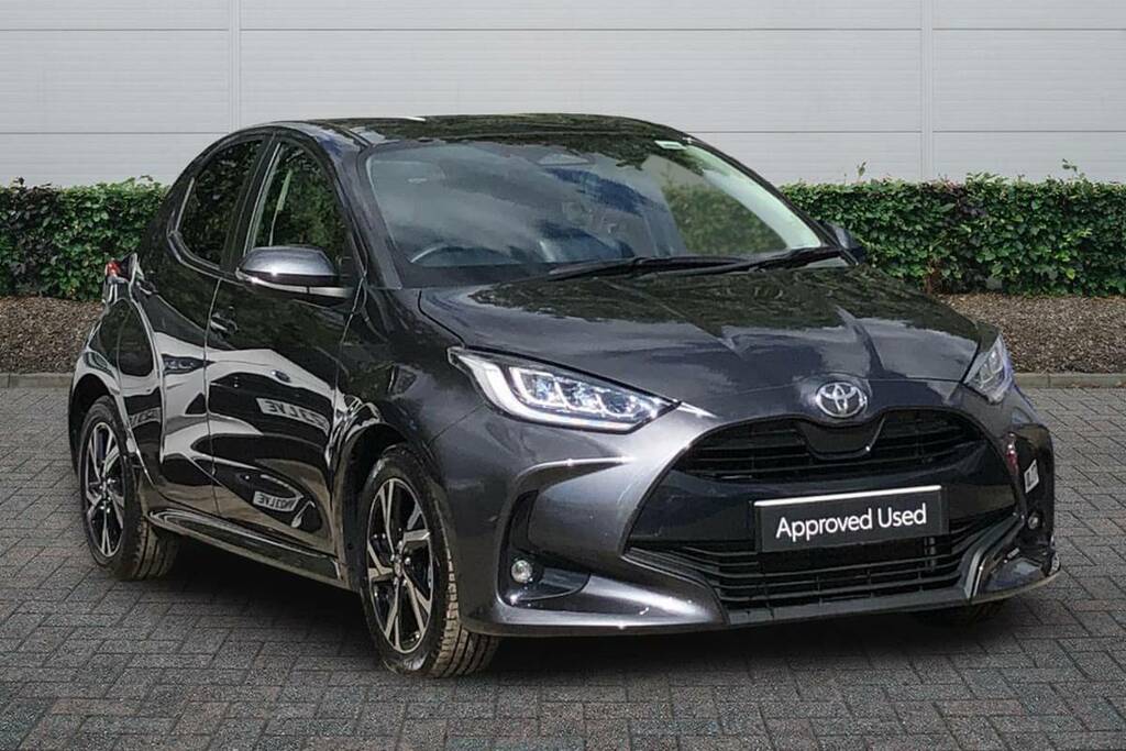 Toyota Yaris 1.5 Hybrid Design Cvt Grey