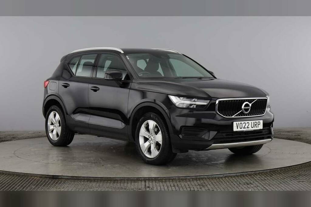 Volvo XC40 1.5 T3 163 Momentum Geartronic Black