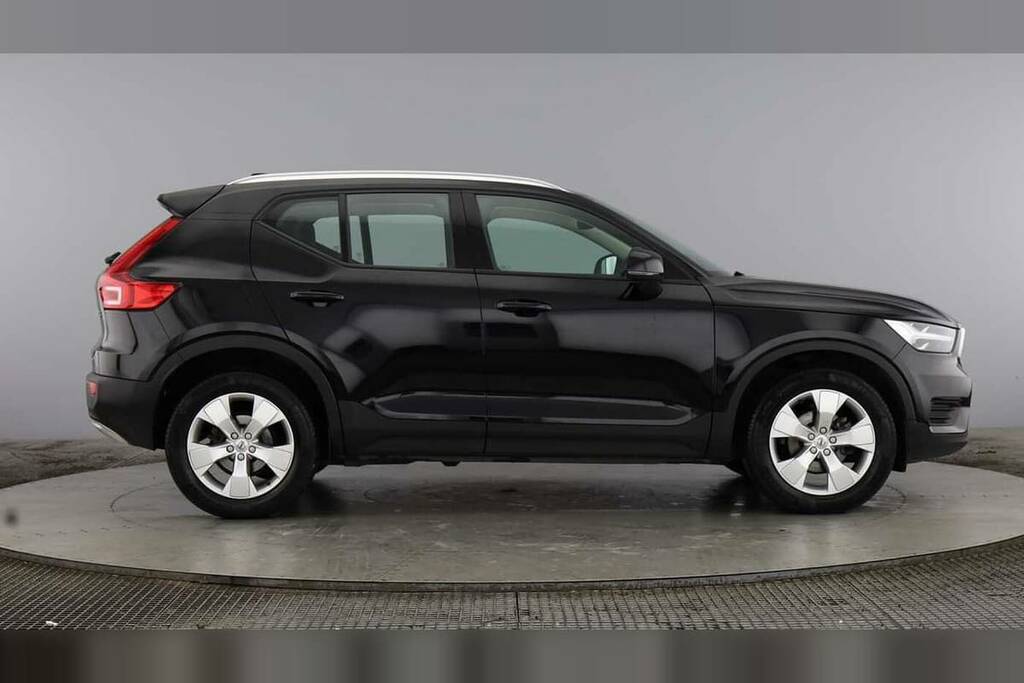 Volvo XC40 1.5 T3 163 Momentum Geartronic VO22URP Black #3